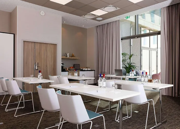 Hilton Garden Centre Otel 4*