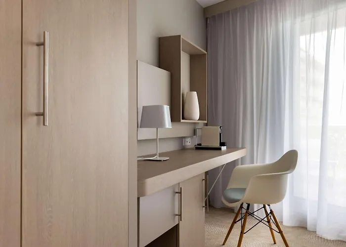 Hilton Garden Centre