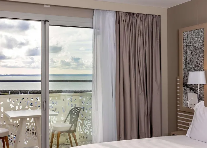 Hilton Garden Centre Otel