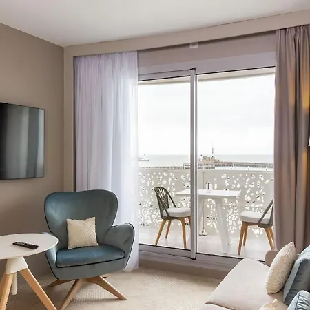 Hilton Garden Centre Hotel