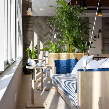 Hilton Garden Centre Hotel 4*