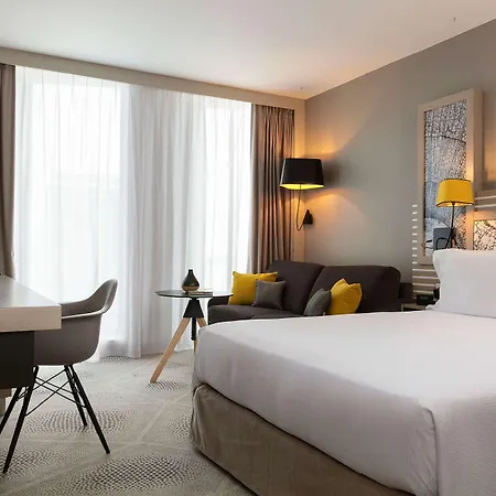 Hilton Garden Centre Hotel 4*