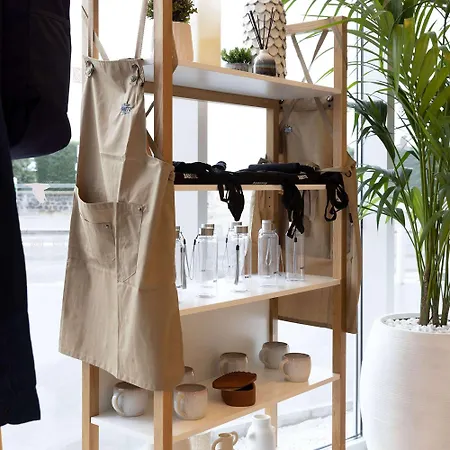 Hilton Garden Centre Hotel Hawr