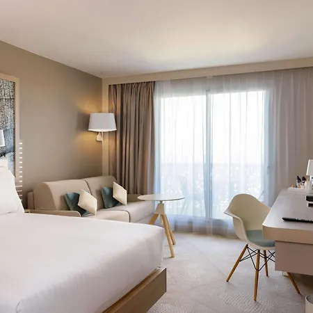 Hilton Garden Centre 4* לה האברה
