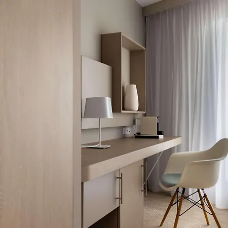 Hilton Garden Centre