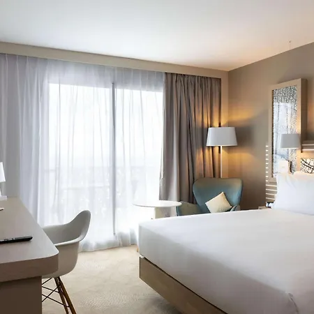 Hilton Garden Centre Hotel