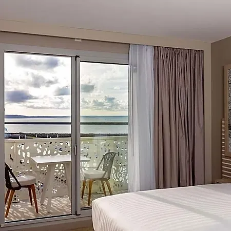 Hilton Garden Centre 4*