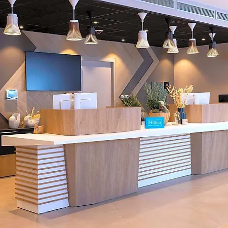 Hilton Garden Centre Hotel 4*