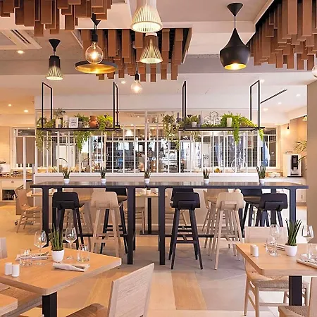 Hilton Garden Centre Hotel 4*
