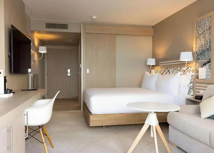 Hilton Garden Centre 4*